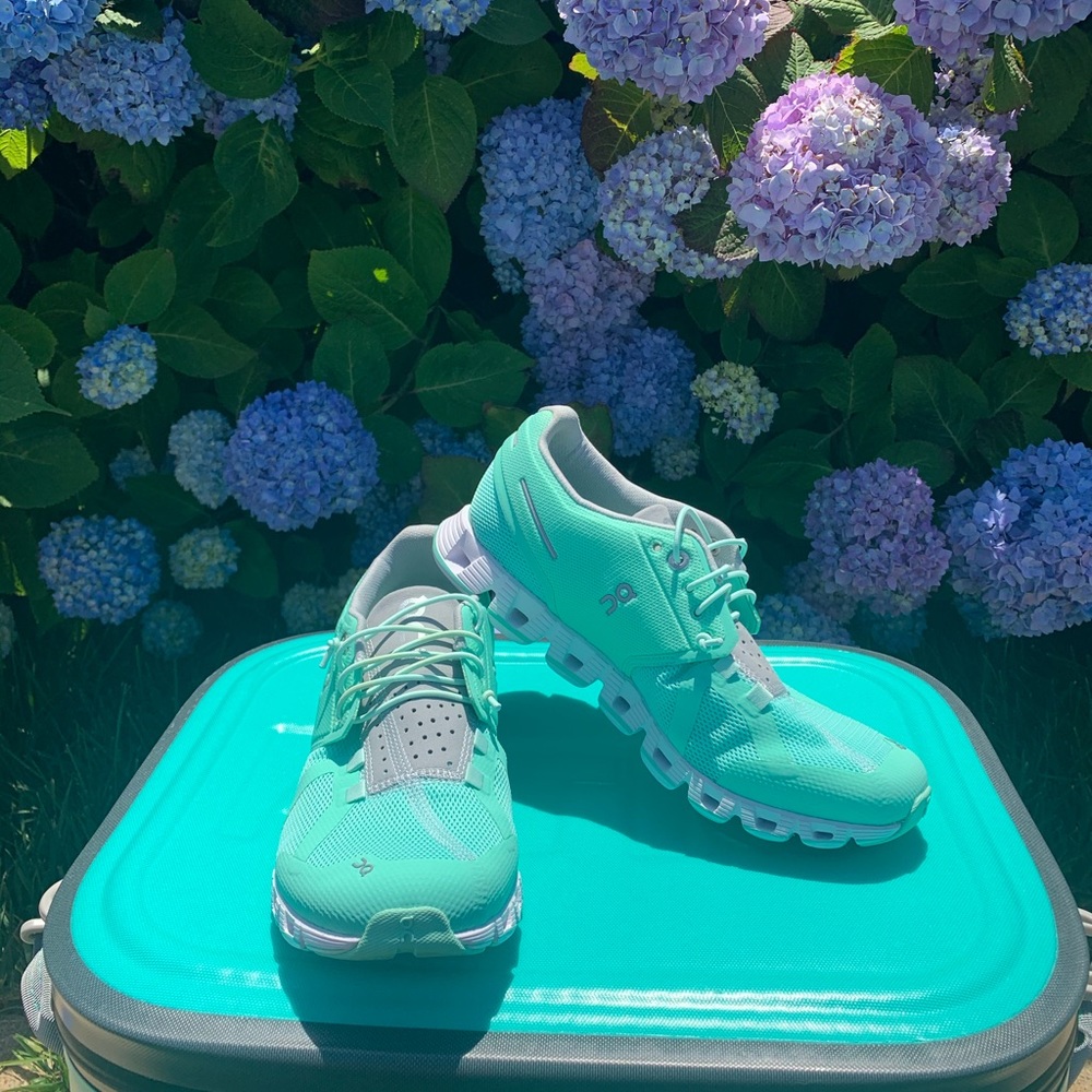 On cloud running shoes BRAND NEW 6.5